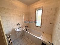 Prodej rodinného domu Hluboká nad Vltavou Smetanova ulice - koupelna