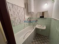 Prodej bytu 3+1 v Ševětíně 68m2 - koupelna