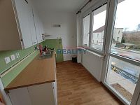 Pronájem bytu 3+1 s balkonem část Rožnov - kuchyně