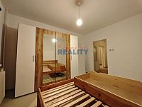 Pronájem bytu 3+1 s balkonem část Rožnov - ložnice