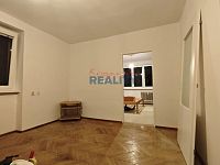 Pronájem bytu 3+1 s balkonem část Rožnov - obývák