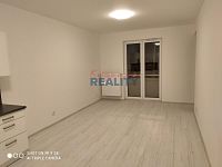 Pronájem bytu 2+kk s parkováním a lodžií - obytná kuchyně