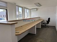 Pronájem haly 363m2 Lišov - kancelář