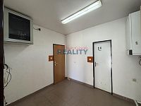 Pronájem haly 363m2 Lišov - zázemí