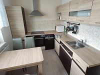 Pronájem bytu 2+kk s parkováním a lodžií - kuchyně