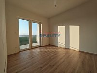 Pronájem novostavby s prostornou terasou a parkovací místo - ložnice (1).jpg