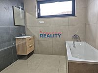 Pronájem novostavby 3+1 garáž v Hodějovicích - koupelna