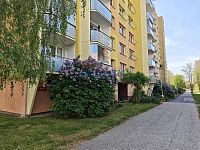 Pronájem bytu 1+1 (2+kk) s krytou lodžií sídl Vltava - dům