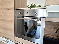Pronájem bytu 1+1 (2+kk) s krytou lodžií sídl Vltava - elektrická trouba