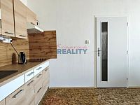 Pronájem bytu 1+1 (2+kk) s krytou lodžií sídl Vltava - nové dveře