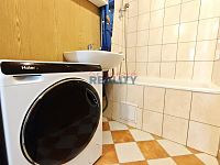 Pronájem bytu 1+1 (2+kk) s krytou lodžií sídl Vltava - pračka