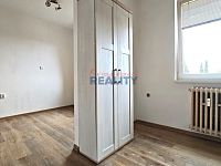 Pronájem zděného bytu 2+kk se společnou zahradou Rožnov - kuchyně s jídelnou
