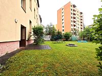 Pronájem zděného bytu 2+kk se společnou zahradou Rožnov - zahrada