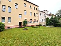 Pronájem zděného bytu 2+kk se společnou zahradou Rožnov - zahrada