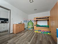 Pronájem hezkého bytu 2+1 s balkonem Lišov - pokoj
