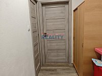 Pronájem hezkého bytu 2+1 s balkonem Lišov - pokoj předsíň