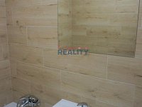 Pronájem větší garsonky na sídl. Vltava 27m2 - koupelna
