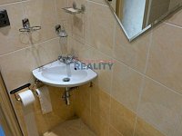 Pronájem garsoniéry 29m2 s lodžií Vidov - koupelna