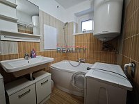 Pronájem bytu 2+1 65m2 v Neplachově ul. - koupelna