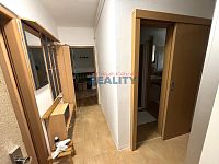 Pronájem bytu 2+1 65m2 v Neplachově ul. - předsíň