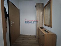 Pronájem zrekonstruovaného bytu lodžie 1+1 (2+0) - vstup předsíň