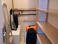 Pronájem bytu 1+1 52m2 v Komenského ul. - komora