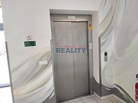 Pronájem kanceláře 22,5m2 centrum - výtah