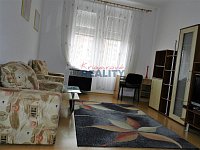 Pronájem bytu 1+1 s komorou Komenského ul. - obývák (3).JPG