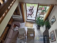 Rodinné sídlo  s pozemky ,garážemi a zahradou, v Hlubočanech u Vyškova - Foto 12