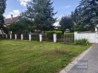 Rodinné sídlo  s pozemky ,garážemi a zahradou, v Hlubočanech u Vyškova - Foto 7