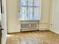 Bydlení i investice v jednom | dům s potenciálem a parkováním u domu - IMG_4965.jpeg