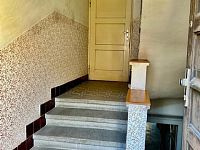 Bydlení i investice v jednom | dům s potenciálem a parkováním u domu - IMG_5042.jpeg