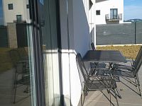 Moderní bezbariérový byt/apartmán 2+kk Pasohlávky se zahradou - DSCF0340.JPG