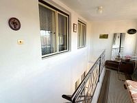 Prodej řadového patrového RD 4+1 Rajhradice u Brna, garáž, dvorek s hospodářským stavením, zahrada - 1000044483
