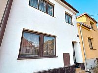 Prodej řadového patrového RD 4+1 Rajhradice u Brna, garáž, dvorek s hospodářským stavením, zahrada - 1000044495
