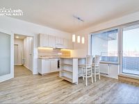 Pronájem moderního bytu 1+kk s terasou, šatnou a parkováním  Kaskády Hranice