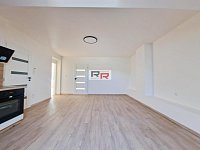 Pronájem pokrovního bytu 3+KK ve Šternberku - ul. Uničovská  - 20260502_104135.jpg