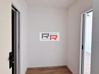 Pronájem pokrovního bytu 2+KK ve Šternberku - ul. Uničovská  - 20260502_104352.jpg