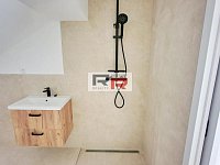 Pronájem pokrovního bytu 2+KK ve Šternberku - ul. Uničovská  - 20260502_104443.jpg