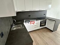 Pronájem bytu 1+KK s balkónem v Olomouci - ul. Aloise Rašína - IMG-20260526-WA0008.jpg