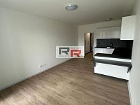 Pronájem bytu 1+KK s balkónem v Olomouci - ul. Aloise Rašína - IMG-20260526-WA0013.jpg