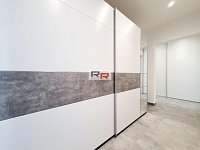 Pronájem bytu 2+1 s balkónem ve Šternberku - ul. Nádražní - 20220818_115027.jpg