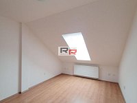 Pronájem podkrovního bytu 2+KK v Prostějově - ul. Nerudova - 20221108_115150.jpg