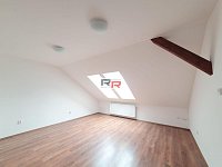 Pronájem podkrovního bytu 2+KK v Prostějově - ul. Nerudova - 20221108_115229.jpg
