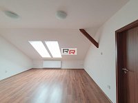 Pronájem podkrovního bytu 2+KK v Prostějově - ul. Nerudova - 20221108_115326.jpg