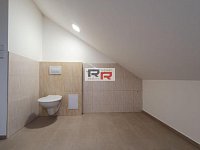 Pronájem podkrovního bytu 2+KK v Prostějově - ul. Nerudova - 20221108_115401.jpg