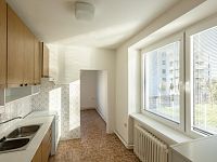 Prodej bytu s balkonem,  3+1, 80 m2, Praha 5 - 02.jpg