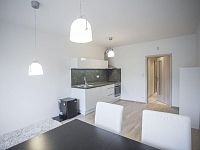 Krásný částečně zařízený 1+kk v komplexu Garden Towers - Foto 2