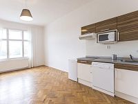 Krásný 2+kk, 55m2 v klidném secesním domě