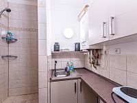 Pěkný světlý nezař. 1+kk/25m2, Praha 8 - metro Kobylisy/Palmovka - Foto 2